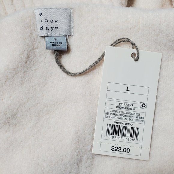 NWT A New Day Cream V-Neck Fuzzy Sweater Tank Top Women's Large - Picture 8 of 11